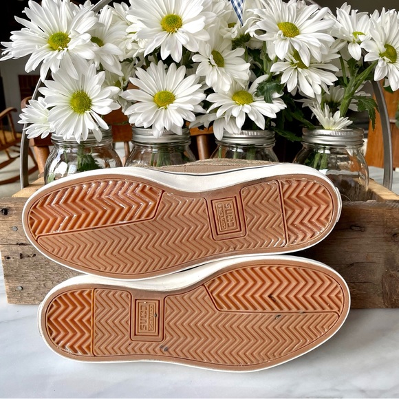 Converse•Size 9.5•Cons Skateboarding Shoes•Khaki and Camo Canvas•Lace-Up Styling - Picture 14 of 16